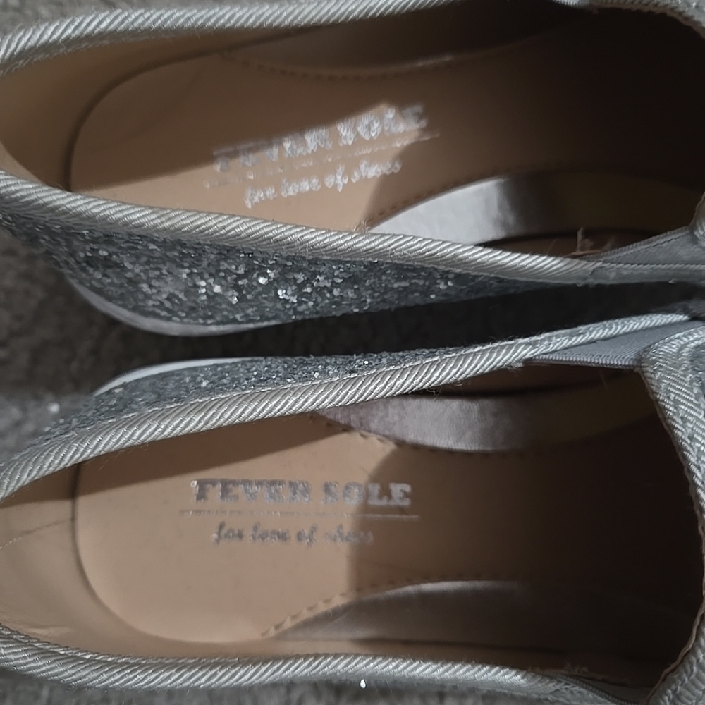Shoes - Picture 3 of 4